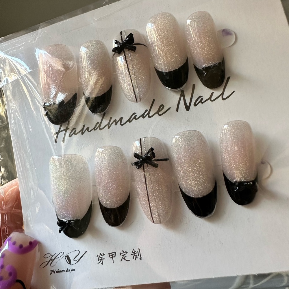 Black and Glitter Handmade Nail Set